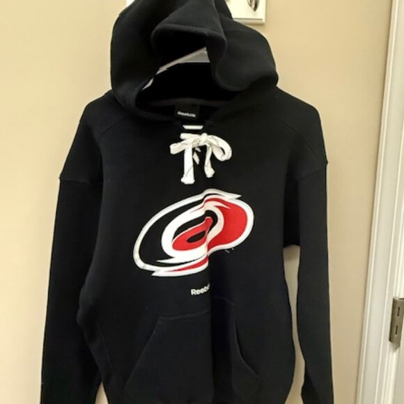 Women's Carolina Hurricanes Reebok Hoodie - Size Med - Picture 5 of 5